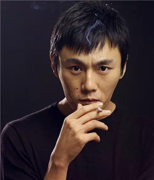 娛樂(lè)圈的吃瓜影帝一口氣看完,影帝一口氣吃盡瓜料，揭秘幕后真相