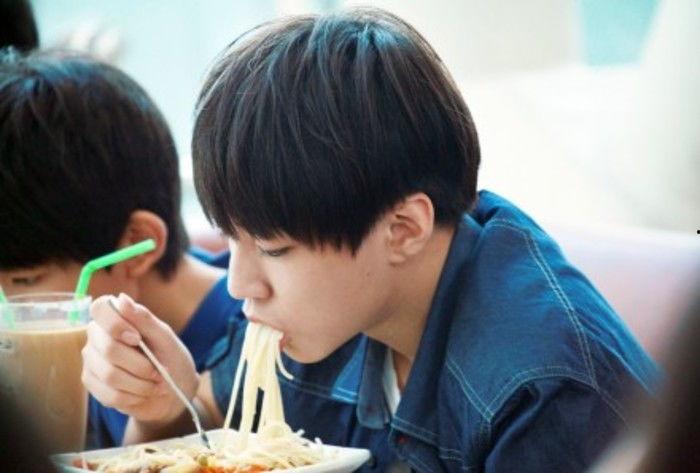 娛樂圈吃瓜王俊凱圖片,娛樂圈“瓜王”形象再升級(jí)