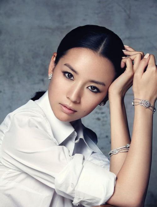 娛樂(lè)圈清冷女明星被曝半夜吃瓜,娛樂(lè)圈深夜爆料引熱議