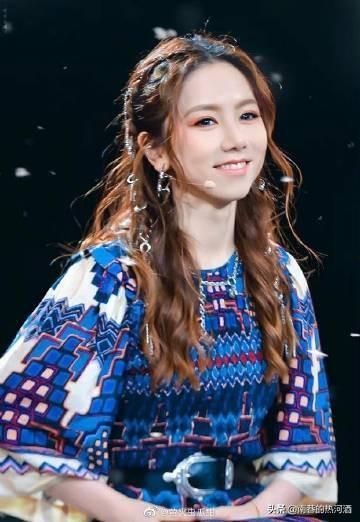 娛樂吃瓜小妹鄧紫棋,娛樂界的吃瓜小妹，揭秘娛樂圈背后的故事