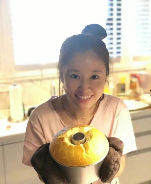 娛樂(lè)吃瓜大創(chuàng)作,揭秘明星們的幕后故事與甜蜜瓜皮