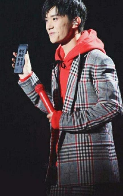 娛樂圈吃瓜猛料小鬼是誰,小鬼身份曝光，吃瓜猛料背后真相揭曉